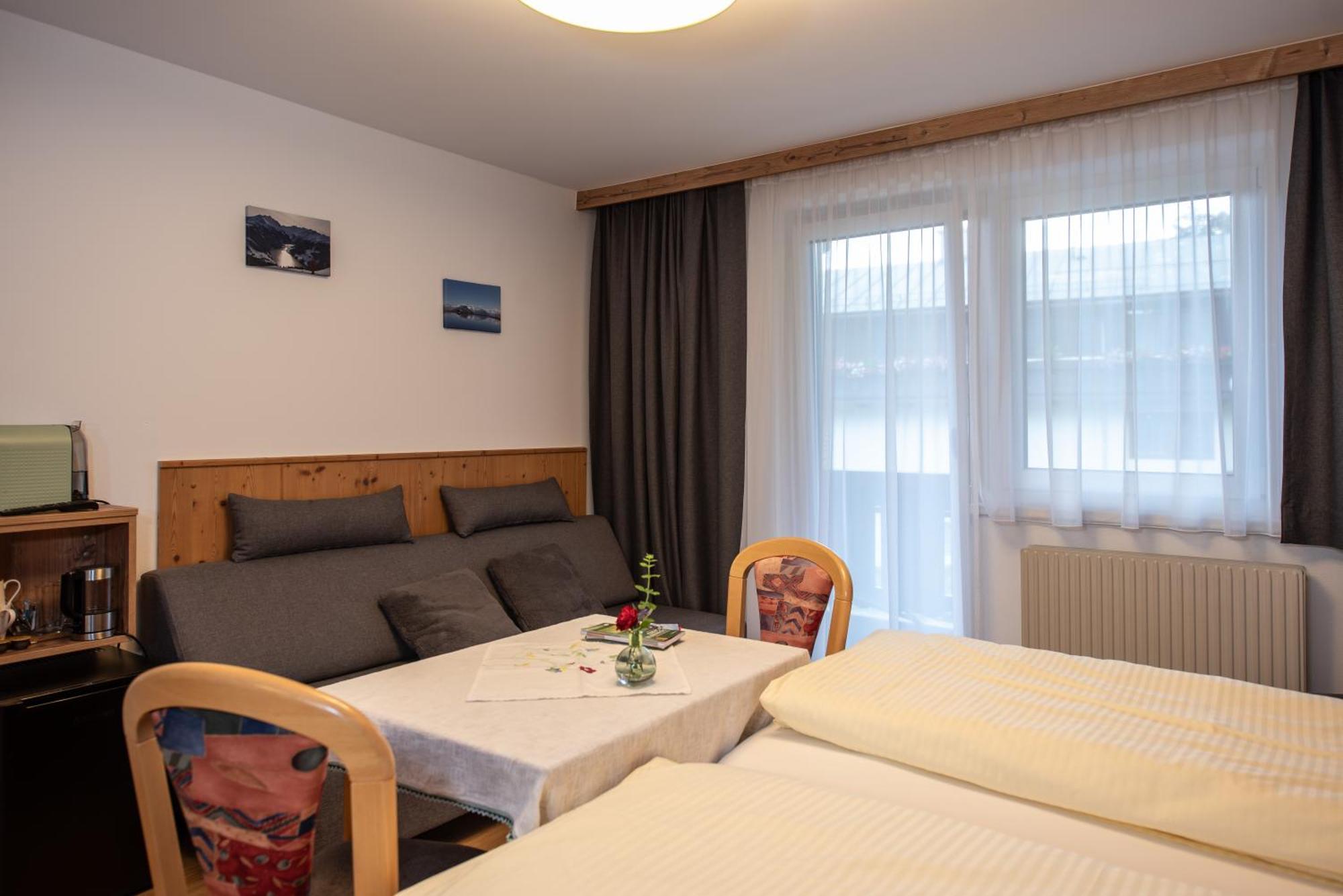 Haus Scharler, Talstation Hotel Neukirchen am Grossvenediger Exterior photo